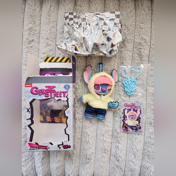 Miniso Gen Z Street Stitch Surprise Box Pendant Purse Charm Bookbag Charm Flash - Picture 2 of 6